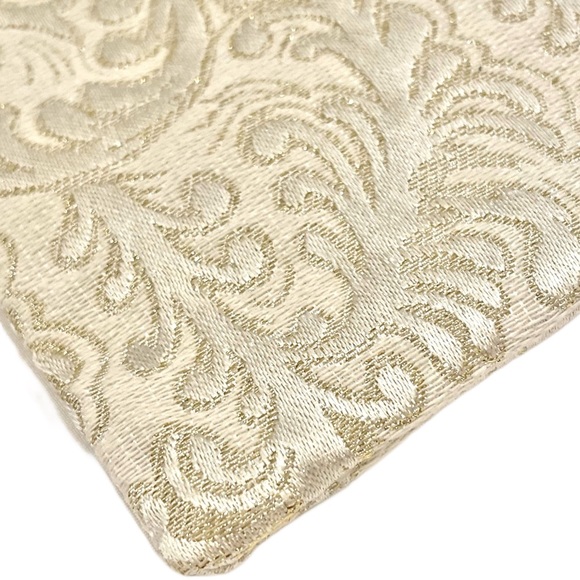 AMRITA SINGH Beijing Eyewear Case Cream/Gold Silk Damask With Box - Picture 4 of 10